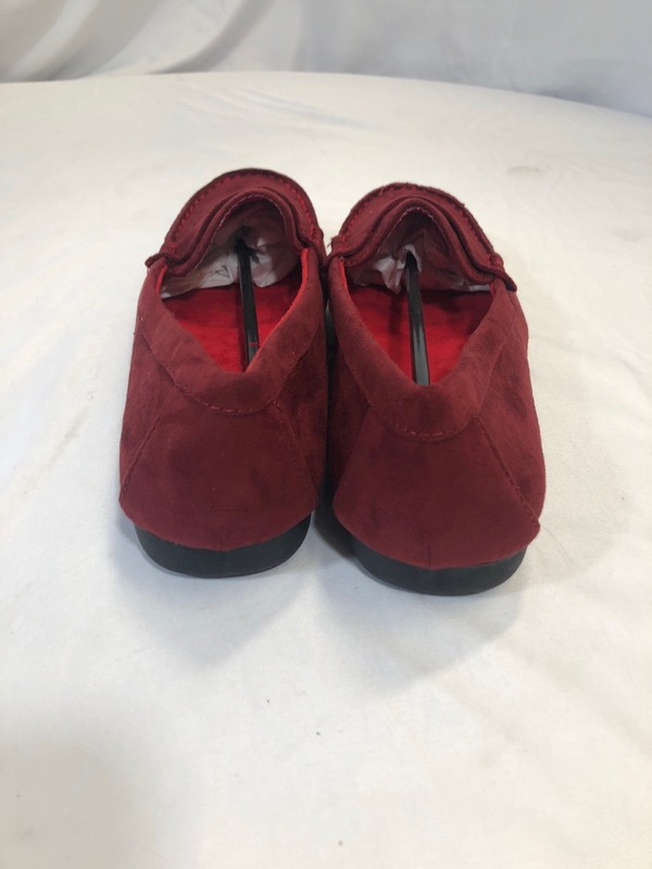 Avon Womens Cushion Walk Classic Red Penny Loafer Shoes Size 7 NEW