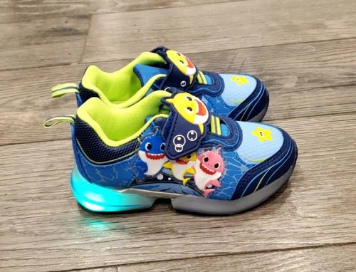Baby Shark Toddler Light Up Athletic Shoes Sneaker Boys Girls NEW Size 9