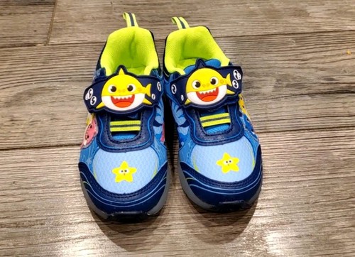 Baby Shark Toddler Light Up Athletic Tennis Shoes Sneaker Boys Girls NEW Size 9