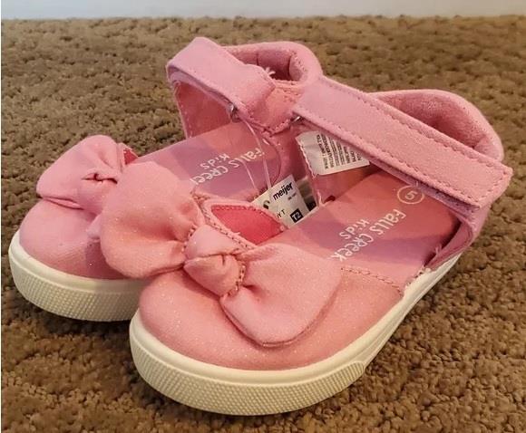 Baby Toddler Girls Falls Creek Maddy T-Strap Sandals Shoes Size 5 6 7 8 9 NWT