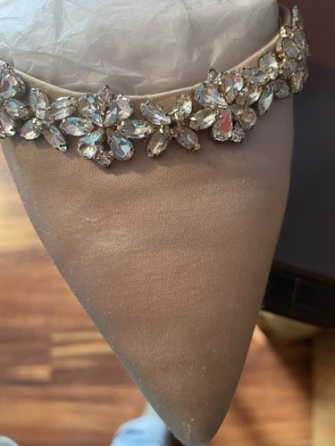 Badgley Mischka Women’s Formal/Wedding Shoes Size 11 Champagne With Jewels