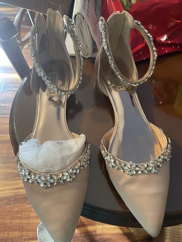 Badgley Mischka Women’s Formal/Wedding Shoes Size 11 Champagne With Jewels