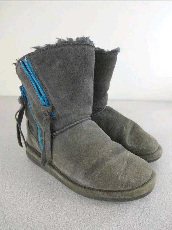 BEARPAW 1901Y Mimi Wool Sheepskin Suede Winter Short Boots Sz US 4 EUR 36 Youth