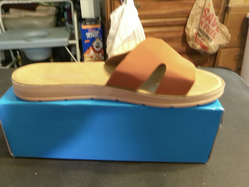 BEAUTIFUL AMETA WOMENS SIZE 10 SANDALS