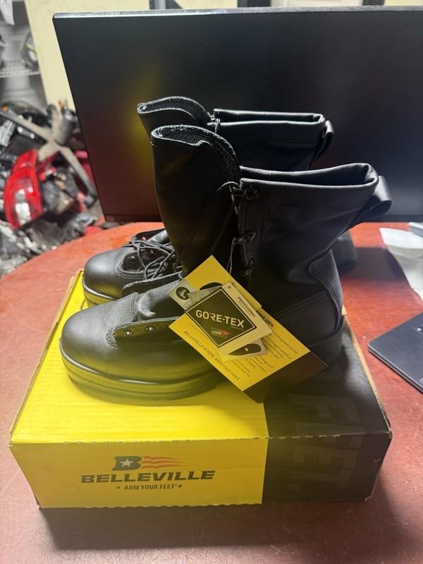 Belleville Men’s Black 800 ST 8” WP Steel Toe FLT & Flight Deck Boot SIZE 10.5 W
