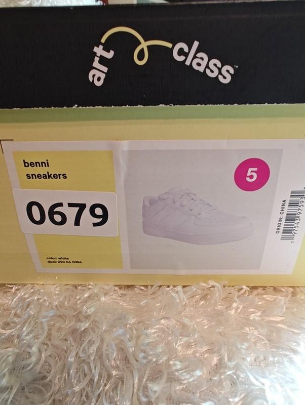 Benni Sneakers Art Class - Kids’ Size 5 White