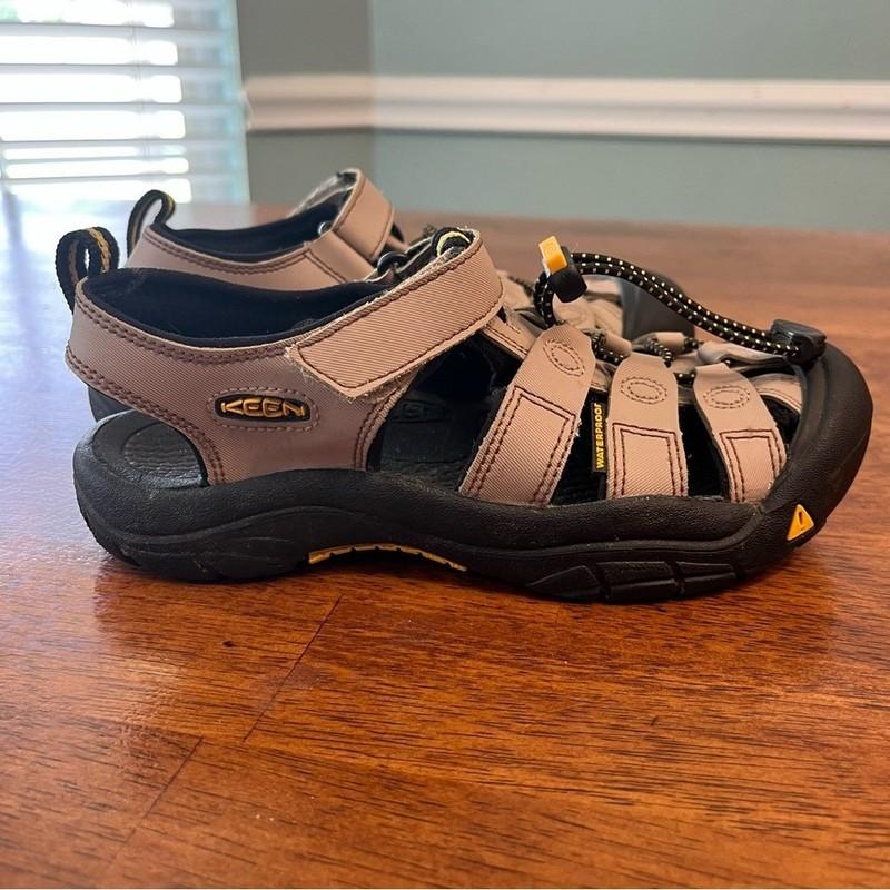 Big boys keen sandals size 3 tan black