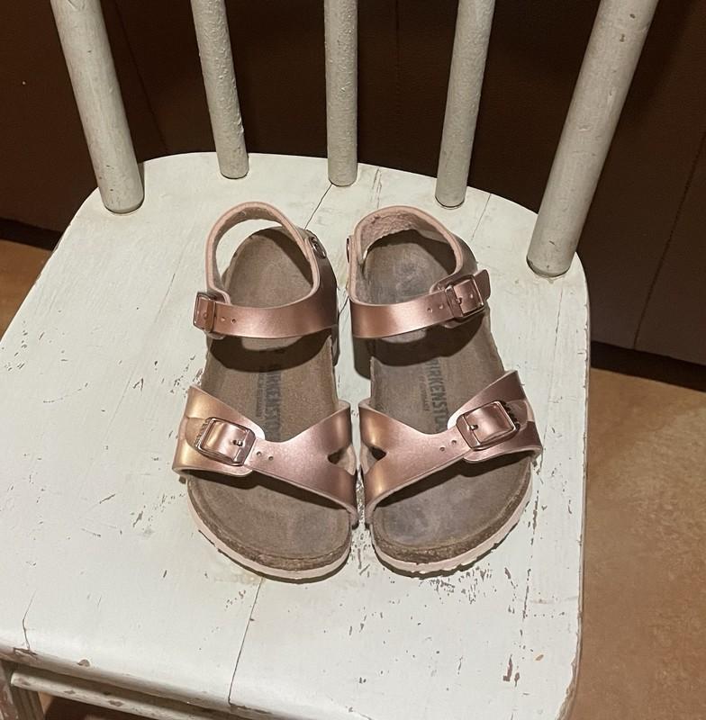 Birkenstock Rio As Electric Metallic Rose Gold Girls Sz 28