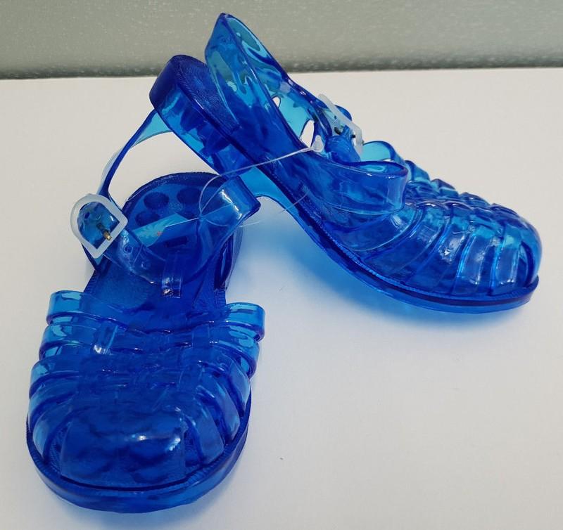BNWT Little Girls Sz 7 25 JellyBeans Blue Plastic Strappy Buckle Sandals
