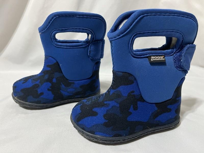 Bogs Baby Toddler Boots Size 4 Boys Waterproof Winter Snow Shoes Blue Camo