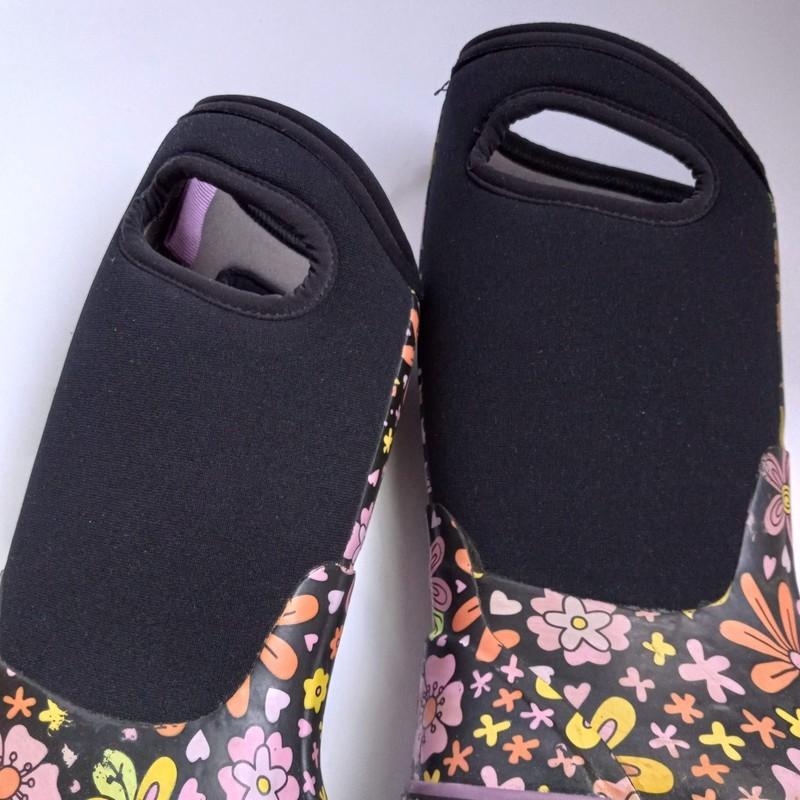 Bogs Classic Crazy Daisy Rain Snow Boots Youth 11 Floral Waterproof Insulated
