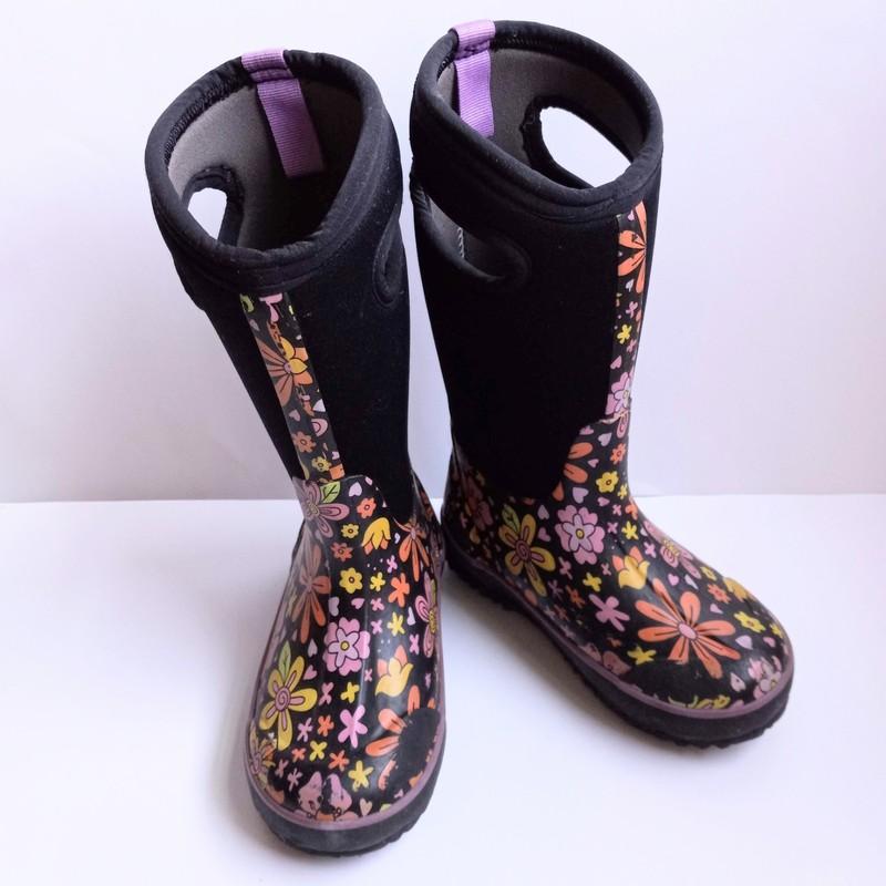 Bogs Classic Crazy Daisy Rain Snow Boots Youth 11 Floral Waterproof Insulated
