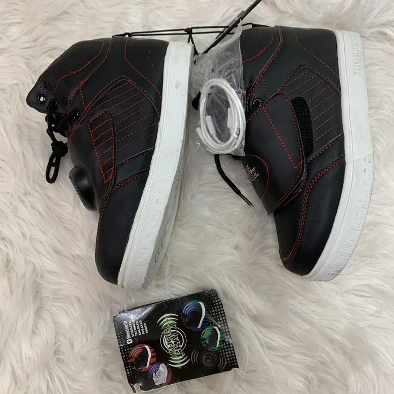 Boy Black Shoe Beatz Bluetooth Wireless Speaker Shoes 4 Youth