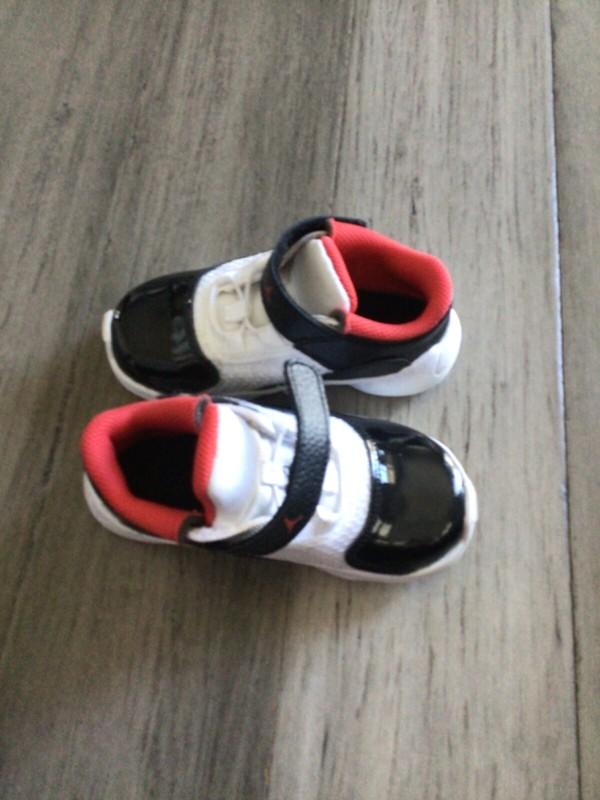 boy's jordan's size 9 toddler