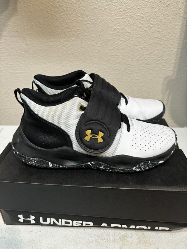 Boys 7Y Under Armor Black White Basketball Shoes