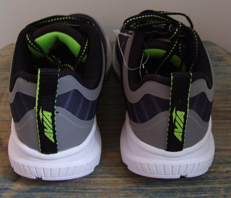 Boys AVIA AVI-Maze 2.0 Reflective Silver Black Green Sneakers Sz 2 Or 4