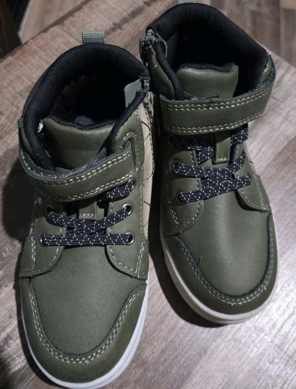 Boys CAT & JACK faux Leather Green Sneakers Sz 10