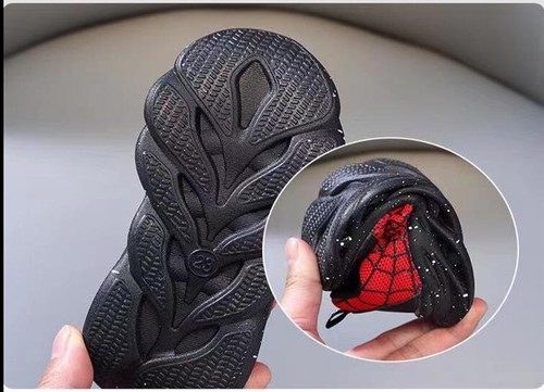Boys LED Spiderman Shoes Kids Children Gift Sneakers Flashing Light Up Trainers