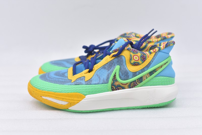 Boys's Nike Kyrie 8 GO SE Sneakers In Baltic Bule/Multi-Clr Size 6.5Y DV3018-400