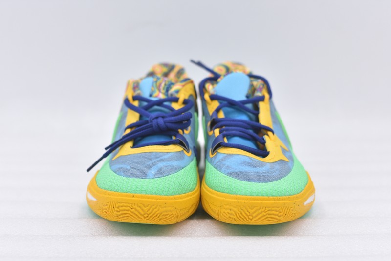 Boys's Nike Kyrie 8 GO SE Sneakers in Baltic Bule/Multi-Clr Size 6.5Y DV3018-400