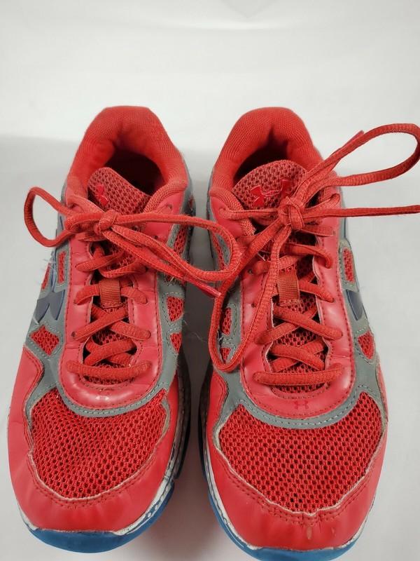 Boys UNDER ARMOUR Athletic Running Sneakers Shoe Size 5 Red/gray
