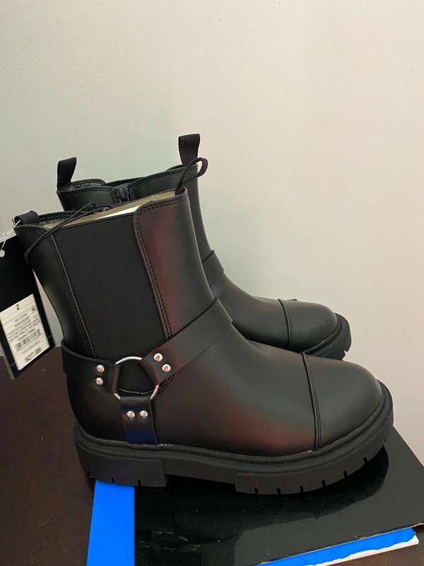 BRAND NEW GIRL'S SIZE 2 ART CLASS BLACK CROSBY BOOTS