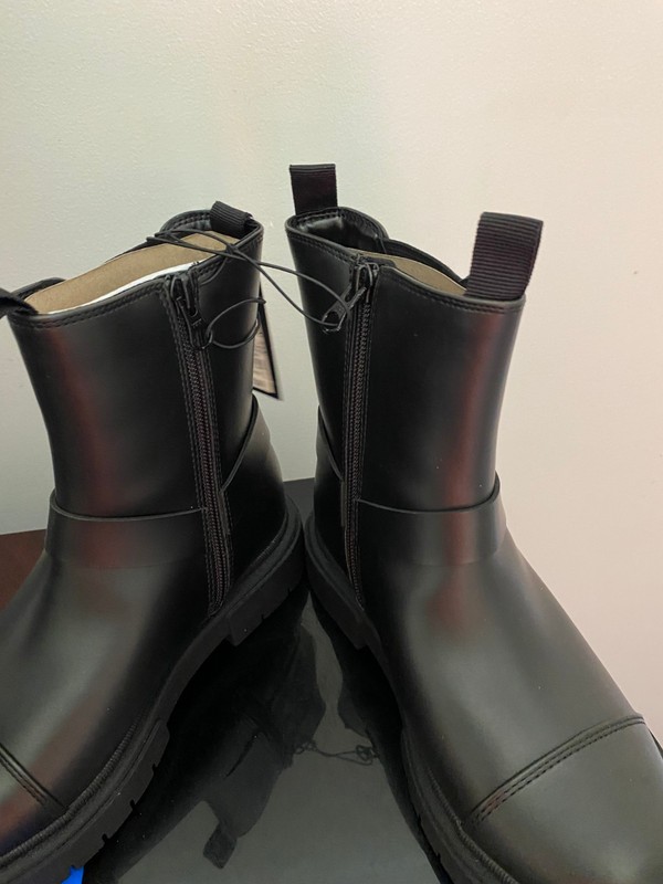 BRAND NEW GIRL'S SIZE 2 ART CLASS BLACK CROSBY BOOTS
