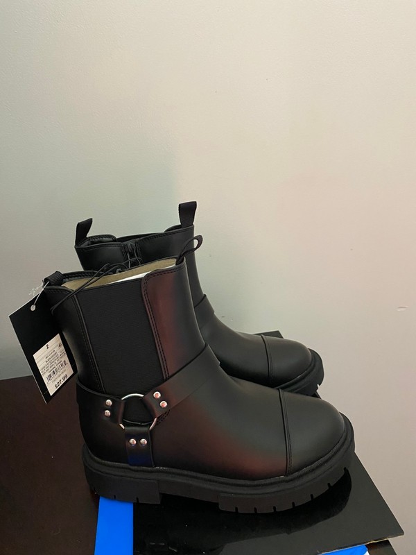 BRAND NEW GIRL'S SIZE 2 ART CLASS BLACK CROSBY BOOTS