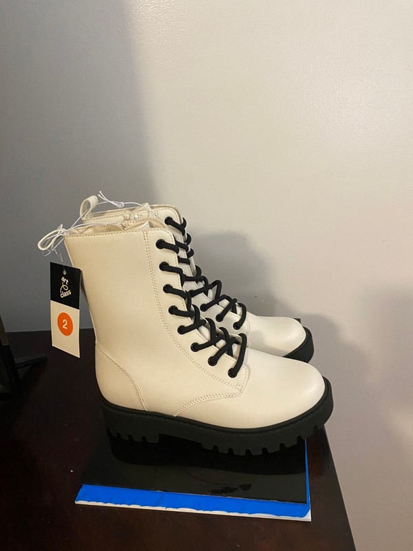 BRAND NEW GIRL'S SIZE 2 ART CLASS Cream KHARI BOOTS