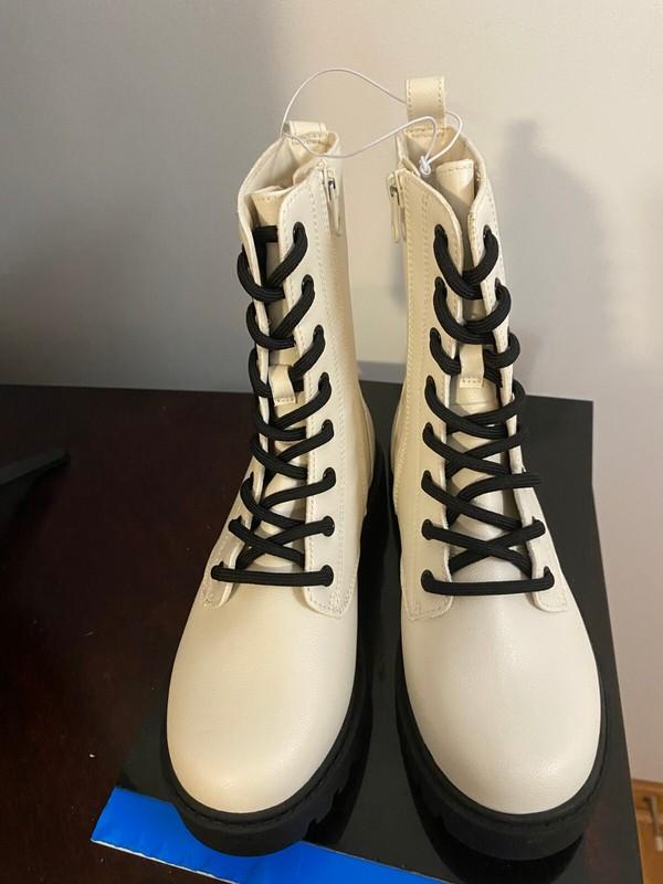 BRAND NEW GIRL'S SIZE 2 ART CLASS Cream KHARI BOOTS