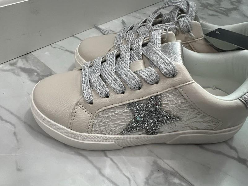 Brand New Girls Art Class Star Tennis Shoes - Size 13