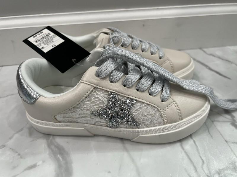 Brand New Girls Art Class Star Tennis Shoes - Size 13