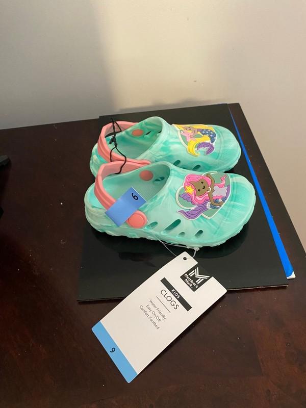 BRAND NEW TODDLER GIRL'S SIZE 9 MEMBER'S MARK CLOG SANDALS