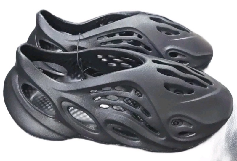 Breathable Soft Foam Runners Sandals For Men Lightweight Slip-On Shoes