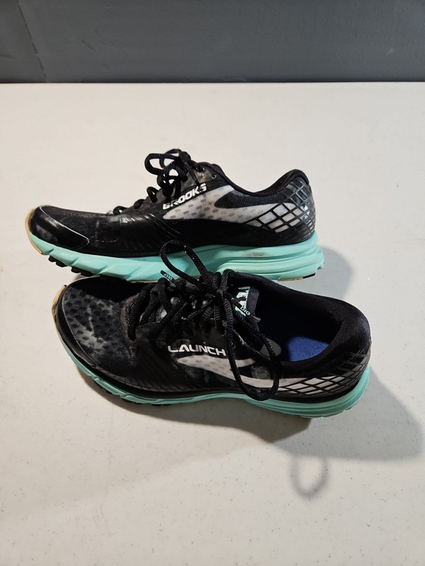 Brooks Launch 3 Running Walking Comfort Shoes Black/Green/White W Sz. 8 (S9)