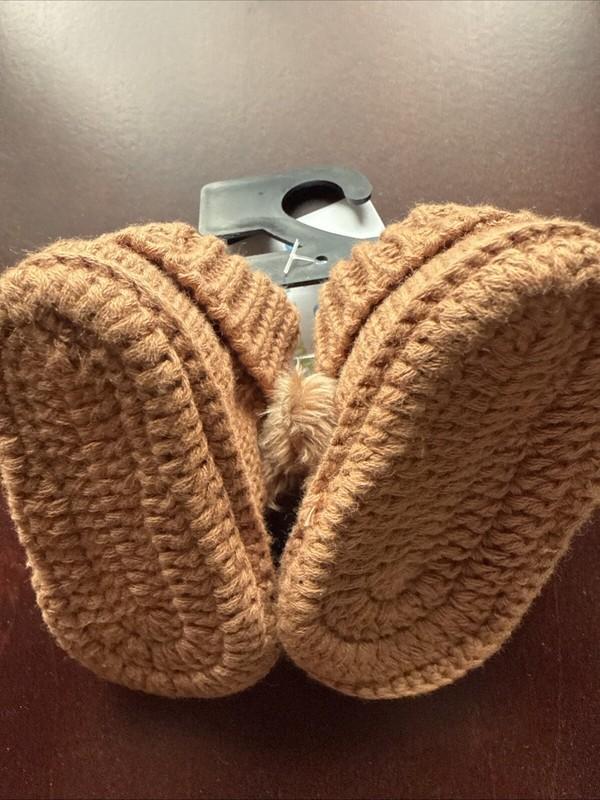 Carter's Baby Unisex Size Newborn Knit Brown Christmas Reindeer Booties NWT