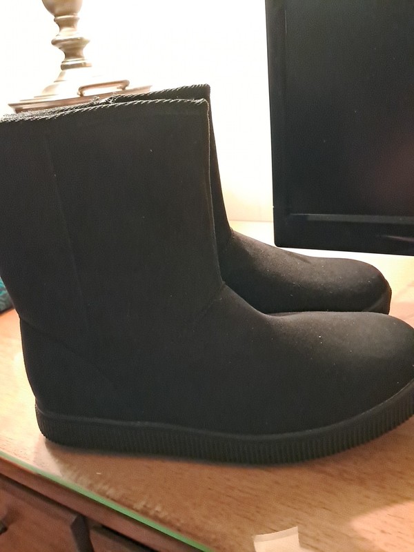 Cat & Jack Fur Lined Black Boots Girls Size 3
