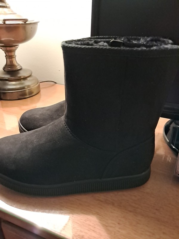 Cat & Jack Fur Lined Black Boots Girls Size 3