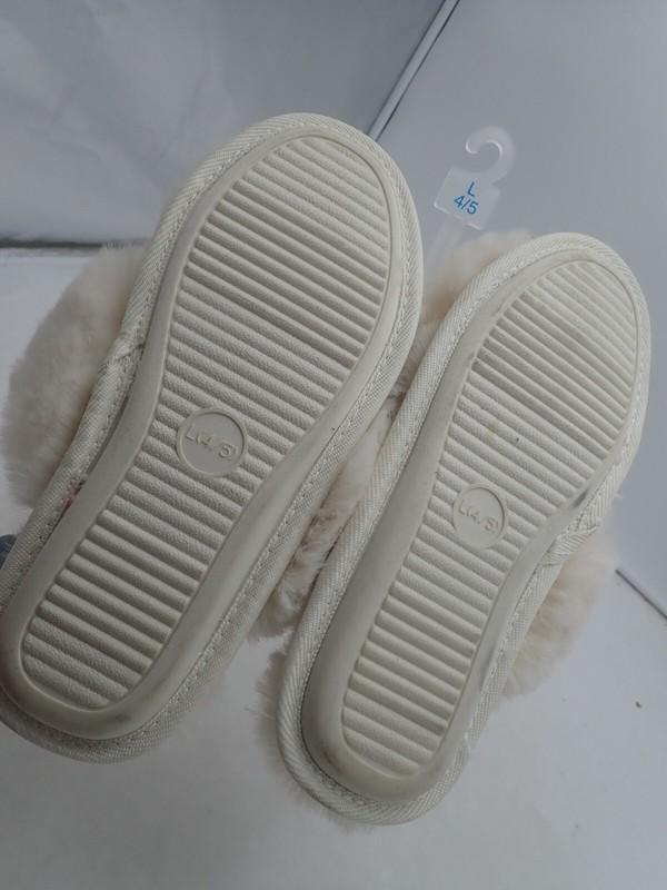 Cat & Jack Girl's Brooklyn Crossband Fur Slippers Cream Sizes 13/1 2-3 & 4/5