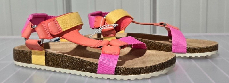Cat & Jack Val Pink Red & Yellow Colorblock Footbed Sandals Big Girls' Size 3