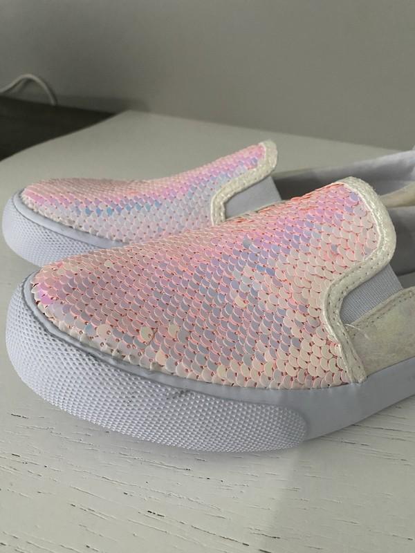 Cat & Jack White Aliki Slip On Shoes Size 5 New 