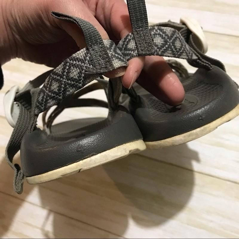 Chaco Strappy Sandals Gray Camping Outdoor Comfort Quality Girls Size 4