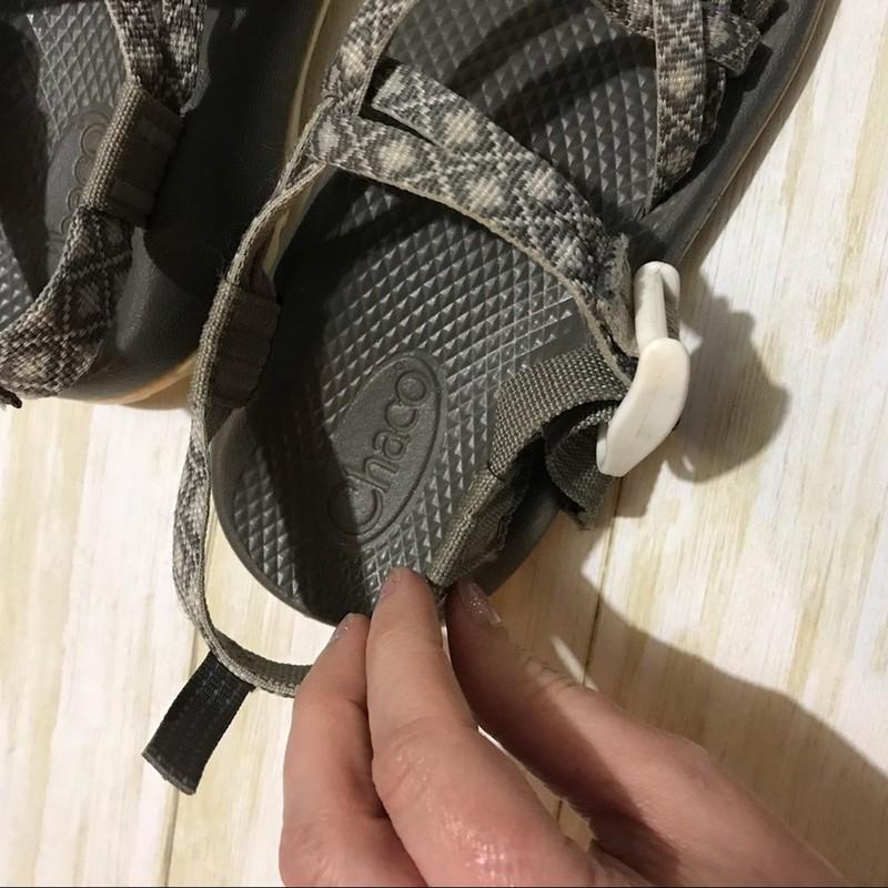 Chaco Strappy Sandals Gray Camping Outdoor Comfort Quality Girls Size 4