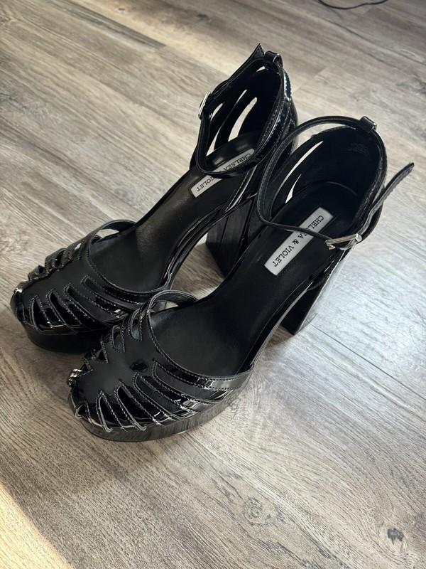 Chelsea & Violet Arianna Patent Fisherman Platform Dress Sandals Black US9.5 NEW
