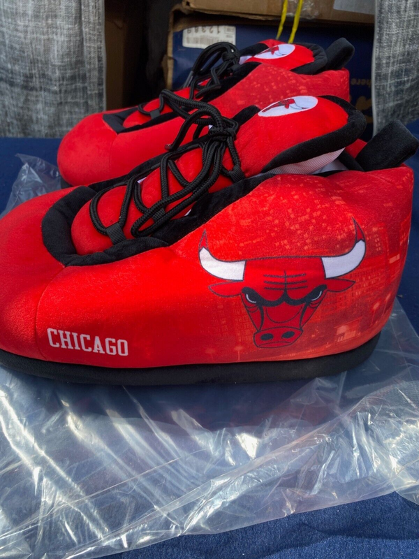 CHICAGO BULLS SLEAKER High Top Slippers With Laces SZ XL (Fits Up To SZ 12)