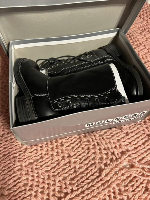 Child Boots By Melrose Avenue Black Size 8.5 Great Condition Original Box