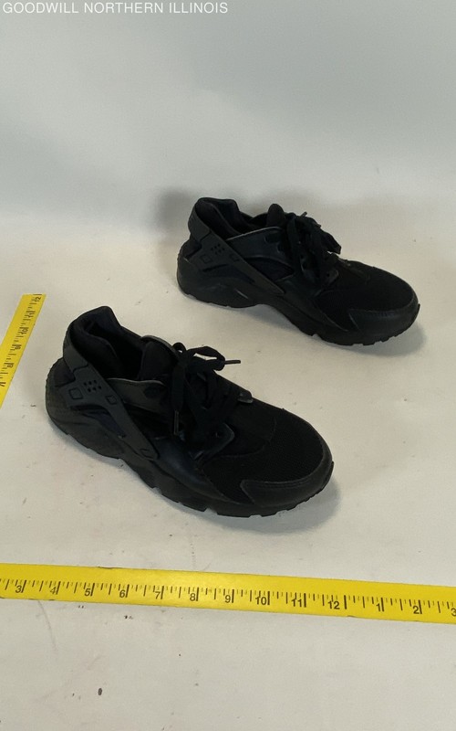 Children's Nike Air Huarache Black Sneakers Size 6Y