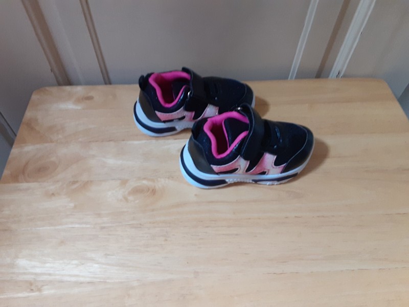 Chulis Kids Toddler Girls Sneakers Size 4 NEW