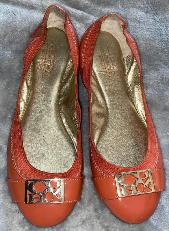 Coach Dora Coral Patent Leather W/gold Decor Slip On Ballet Flats Size 6B
