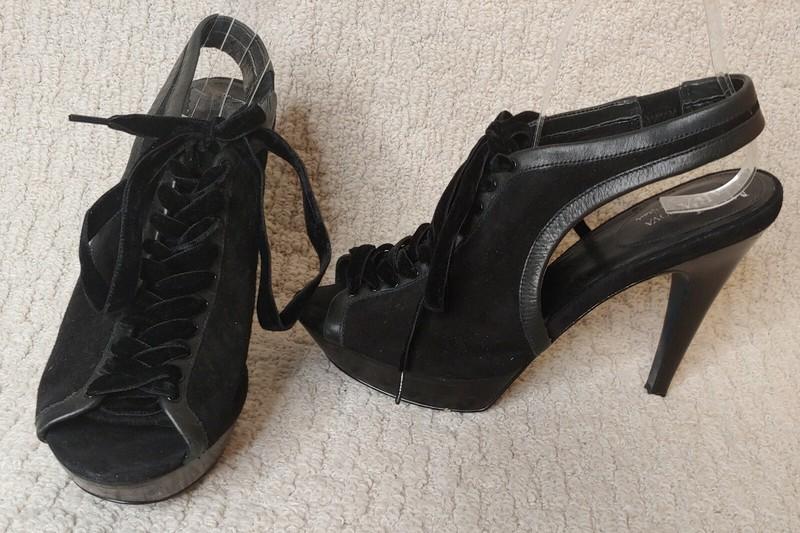 Cole Haan Maria Sharapove 9M Black Suede Leather Lace Up Heels Shoes Velvet